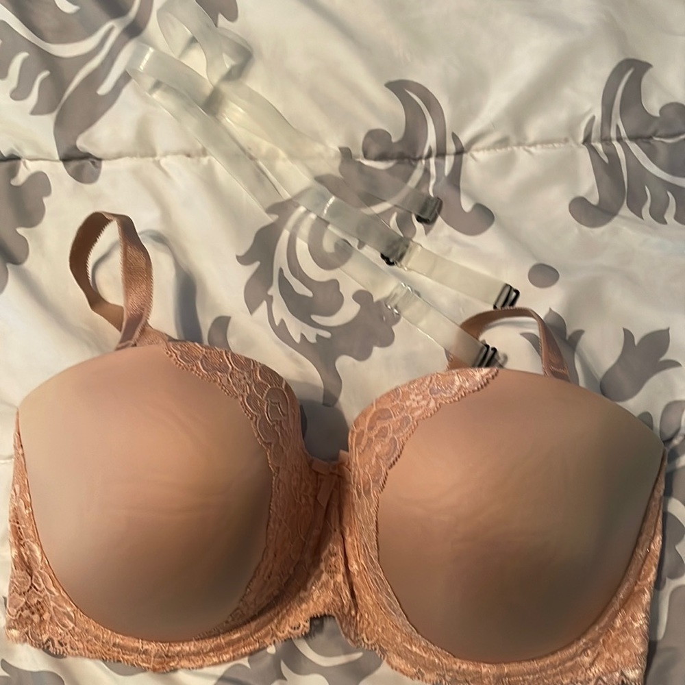 Convertible Victoria’s Secret bra size 36DDD